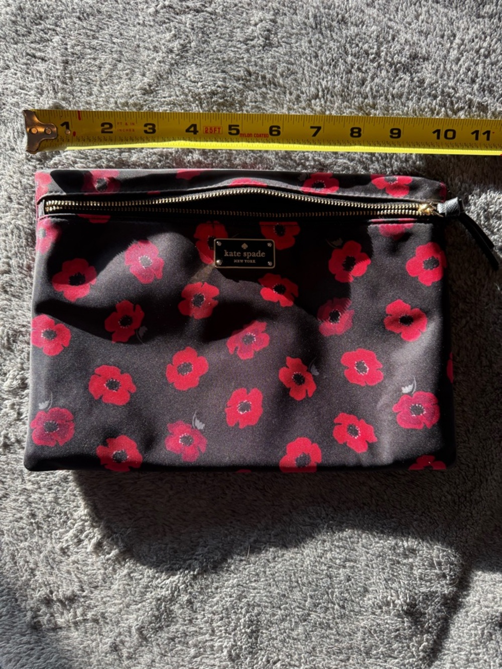 kate spade Wilson Road Mini Poppy black large Drewe pouch
